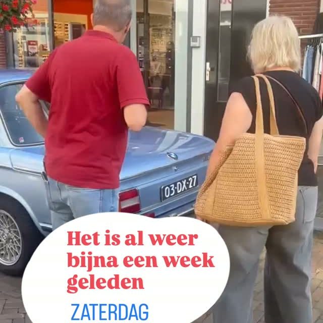 Geen brommers kieken maar oldtimers en klassiekers bewonderen. Gaaf toch. In stadshart Leerdam. #oldtimers #klassiekers #leerdam